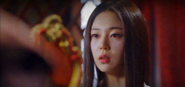 سریال ملکه کی - فصل ۱ - قسمت ۱۳