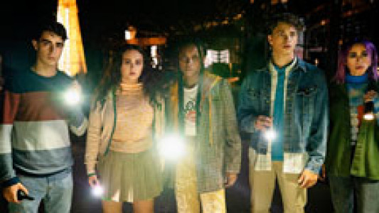 سریال نائومی - فصل ۱ - قسمت ۲ - اشیای ناشناس پرنده