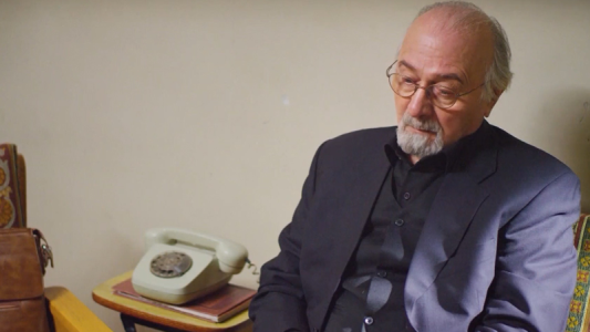 سریال بیگانه‌ای با من است - فصل ۱ - قسمت ۳۳