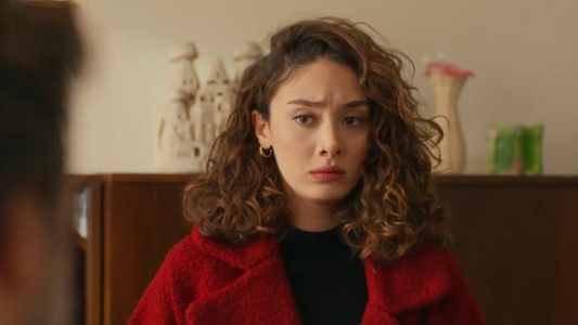 سریال یاقوت کبود - فصل ۱ - قسمت ۳۴