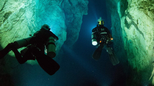 سریال یک سنگ عجیب - فصل ۱ - قسمت ۴ - پیدایش