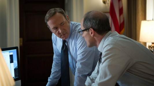 سریال خانه پوشالی - فصل ۱ - قسمت ۱۳