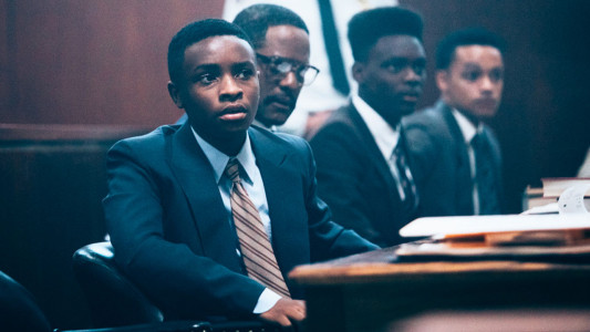 سریال وقتی آنها ما را می‌بینند - فصل ۱ - قسمت ۲