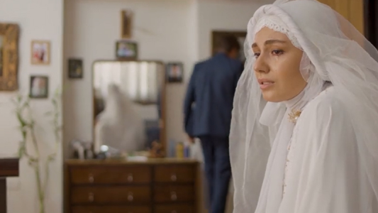 سریال بیگانه‌ای با من است - فصل ۱ - قسمت ۴۶