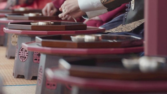 سریال نوش جان اعلیحضرت - فصل ۱ - قسمت ۴ - دوره شماره ۴ و سوپ اسفناج دونجانگ