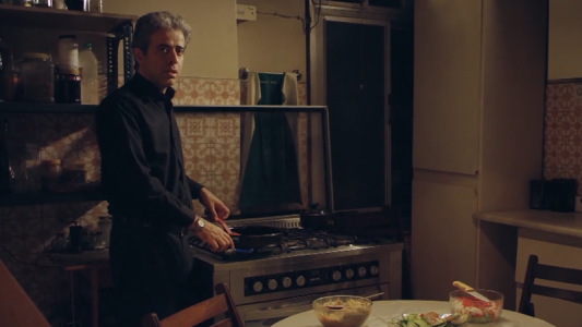 سریال بیگانه‌ای با من است - فصل ۱ - قسمت ۲۳