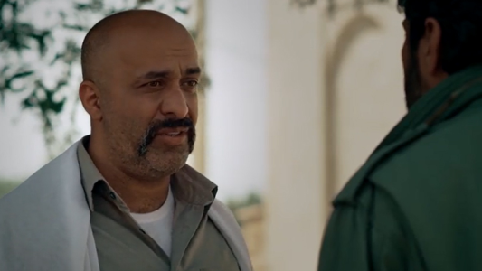 سریال بیگانه‌ای با من است - فصل ۱ - قسمت ۹