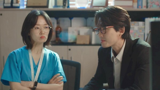 سریال دفترچه راهنمای رزیدنت - فصل ۱ - قسمت ۴