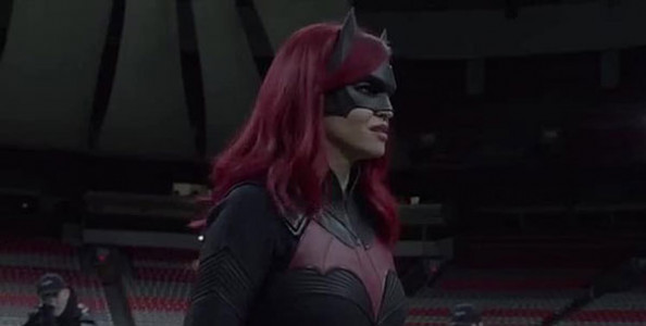 سریال بت وومن - فصل ۱ - قسمت ۲۰ - موش (قسمت آخر)