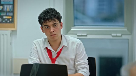 سریال منو بشنو - فصل ۱ - قسمت ۱۸