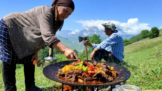سریال زندگی روستایی - آشپزی در طبیعت - فصل ۱ - غذاهای آذربایجانی، ساچیچی