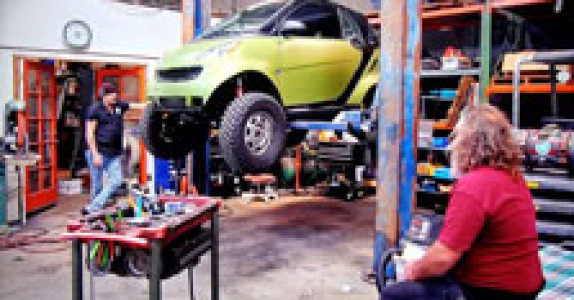 سریال خدایان ماشین: از فرش تا عرش - فصل ۱ - قسمت ۱ - پیشی گرفته 