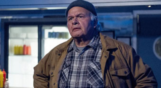 سریال شهروند بیگانه - فصل ۱ - قسمت ۸ - پایان جهان همانطور که می دانیم