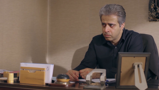 سریال بیگانه‌ای با من است - فصل ۱ - قسمت ۱۹