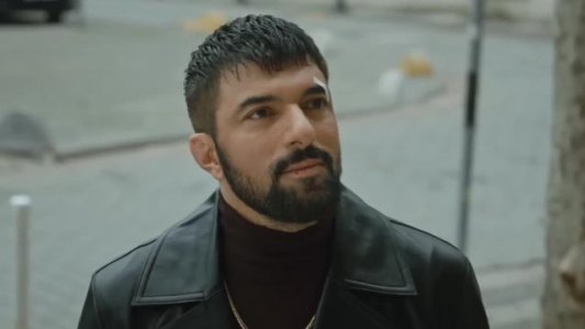 سریال اسم من فرح است - فصل ۱ - قسمت ۱۰