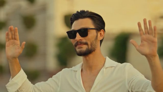 سریال یاقوت کبود - فصل ۱ - قسمت ۱