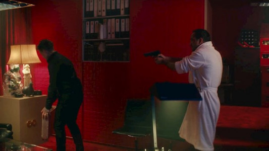 سریال کلاهبرداران - فصل ۱ - قسمت ۳ - قرمز