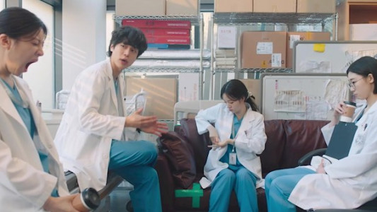 سریال دفترچه راهنمای رزیدنت - فصل ۱ - قسمت ۳