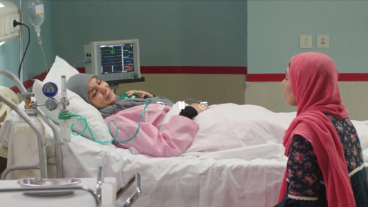 سریال بیگانه‌ای با من است - فصل ۱ - قسمت ۴۲