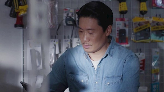 سریال قهرمانان محله - فصل ۱ - قسمت ۵ - ما غریبه‌ ایم؟ ما خانواده‌ ایم، نه؟ (زیرنویس)