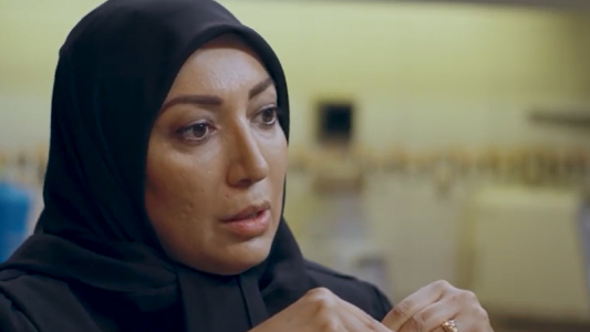 سریال بیگانه‌ای با من است - فصل ۱ - قسمت ۲۴