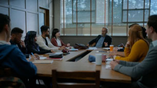 سریال هنک خوش شانس - فصل ۱ - قسمت ۵ - ساعت