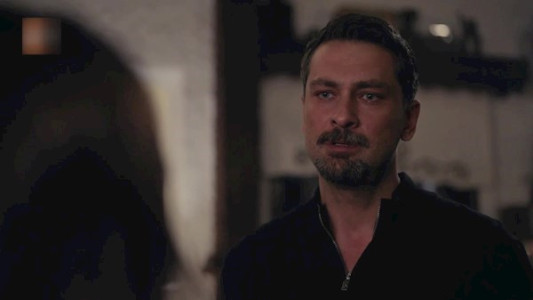 سریال غریبه ای در آینه - فصل ۱ - قسمت ۶