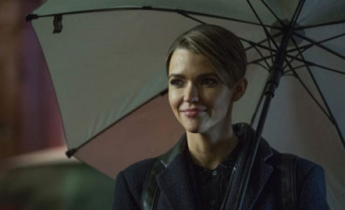 سریال بت وومن - فصل ۱ - قسمت ۱۸ - اگر به من ایمان داری ، من به تو ایمان خواهم داشت