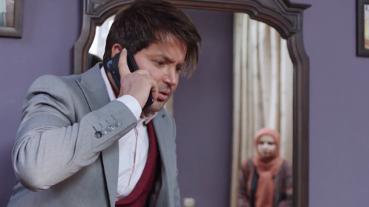 سریال بیگانه‌ای با من است - فصل ۱ - قسمت ۳۹