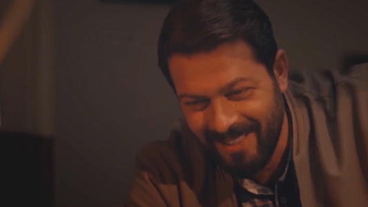 سریال بیگانه‌ای با من است - فصل ۱ - قسمت ۱۱