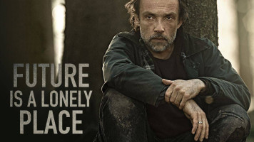 پوستر آینده جای دلگیری است