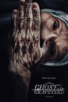 پوستر شبح در قبرستان