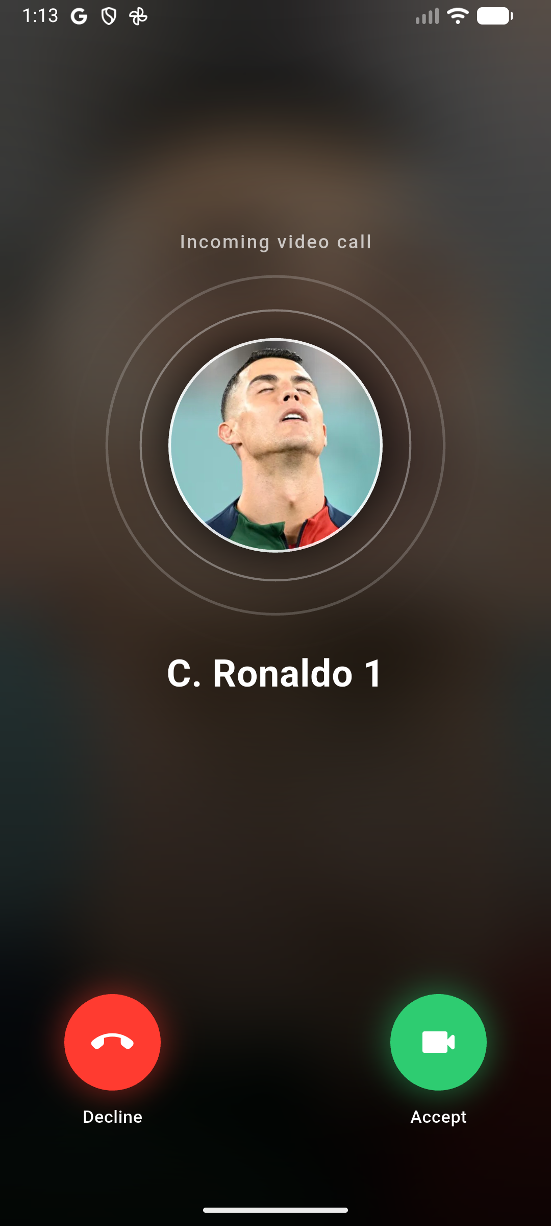اسکرین شات 2 برنامه Ronaldo Fake Chat & Video Call