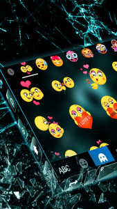 اسکرین شات 3 برنامه Broken Crush Glass Keyboard Ba
