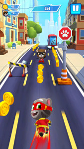 اسکرین شات 2 بازی Talking Tom: Hero Dash Run