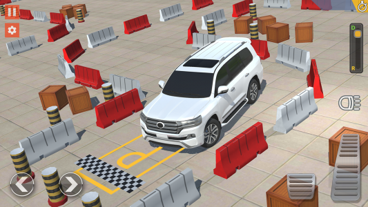 اسکرین شات 5 بازی Prado Car Parking - Car games