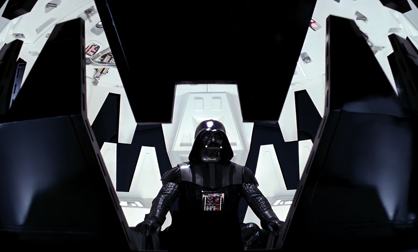 دارث ویدر در جنگ ستارگان قسمت پنجم_ امپراطوری ضربه میزند (Star Wars Episode V_ The Empire Strikes Back)